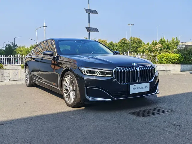 BMW 7 Series — Фото автомобиля 3