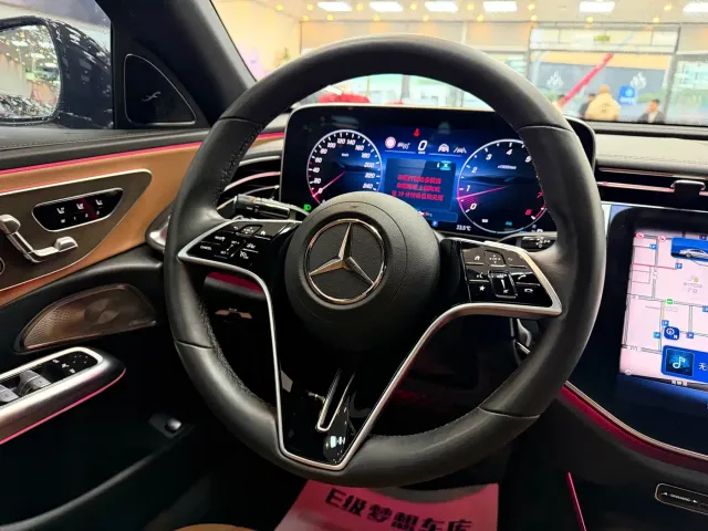 Mercedes-Benz E-Class — Фото автомобиля 9