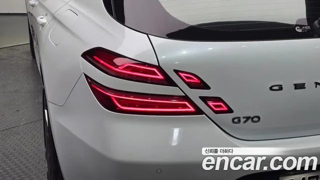 Genesis G70 — Фото автомобиля 23