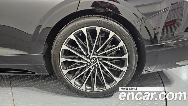 Hyundai Grandeur Grandeur (GN7) 3.5 Бензин 4WD — Фото автомобиля 18