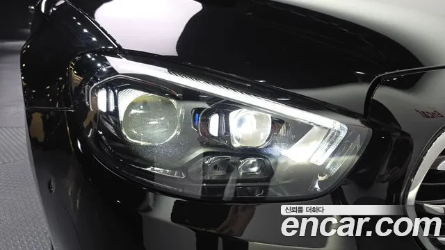 Mercedes-Benz E-Class — Фото автомобиля 7