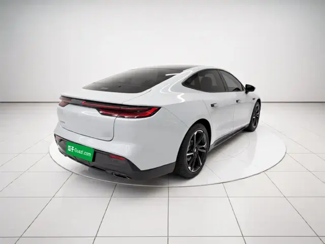 Geely Galaxy E8 — Фото автомобиля 6