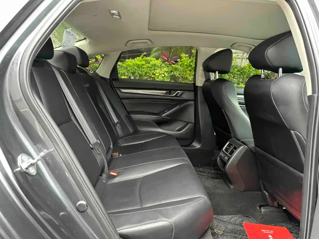 Honda Accord — Фото автомобиля 12