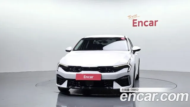 Kia K5 Новый K5 3 поколение 2.0 LPi(Для проката) — Фото автомобиля 3