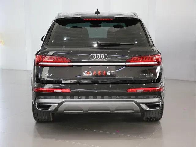 Audi Q7 — Фото автомобиля 18