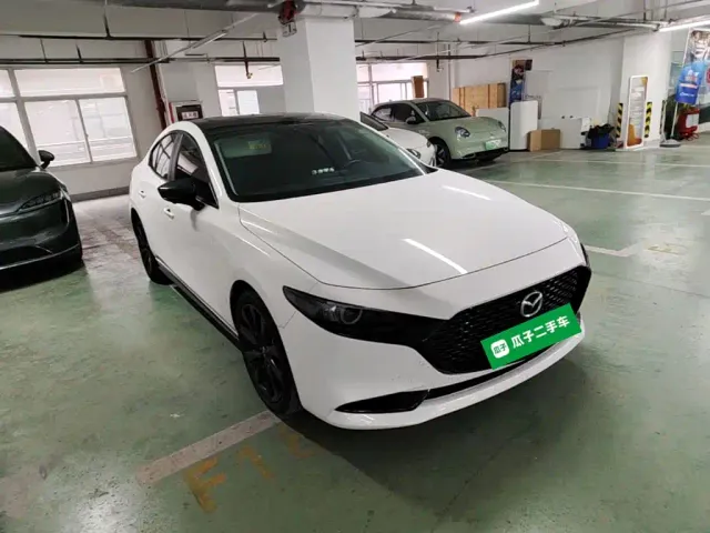 Mazda Axela — Фото автомобиля 3