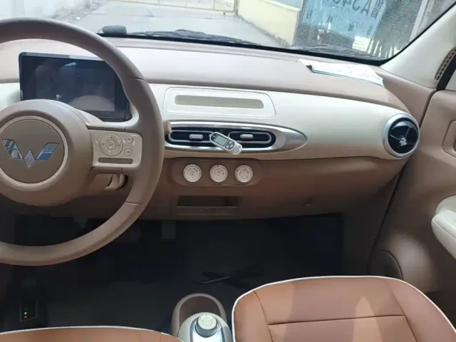 Wuling Hongguang Mini EV — Фото автомобиля 12