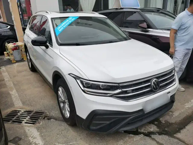 Volkswagen Tiguan L — Фото автомобиля 3