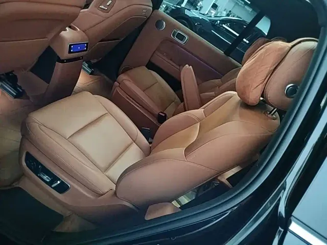 Li Auto L9 — Фото автомобиля 16