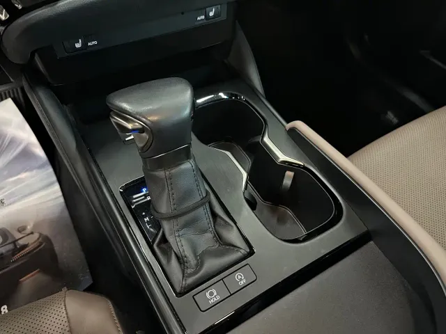 Lexus ES — Фото автомобиля 14