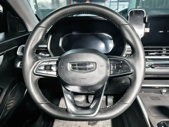 Geely Emgrand — Фото автомобиля 13