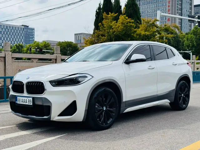 Фотография автомобиля — BMW X2