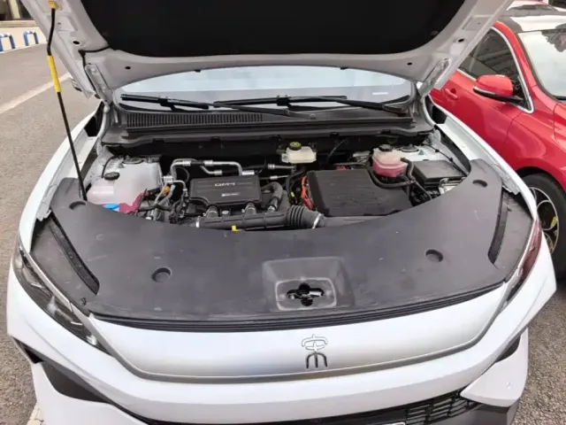 BYD Song Pro New Energy 2025 2nd Generation Smart Drive Edition DM-i 75KM Leading Type — Фото автомобиля 19