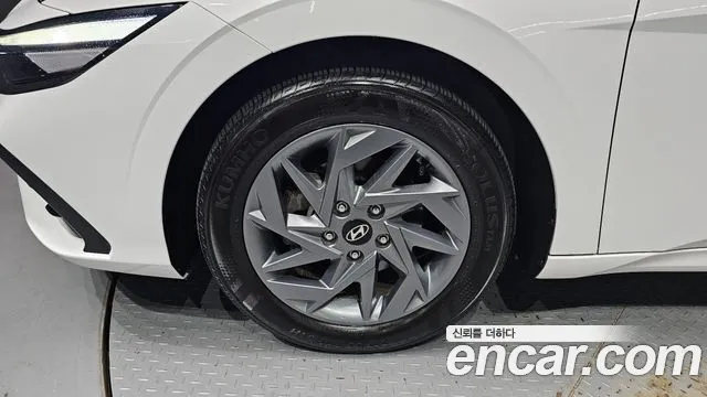 Hyundai Avante CN7 — Фото автомобиля 5