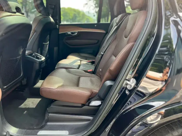 Volvo XC90 — Фото автомобиля 5