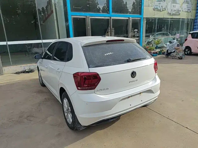 Volkswagen Polo — Фото автомобиля 4