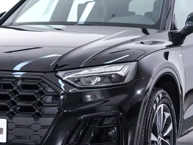 Audi Q5L — Фото автомобиля 10