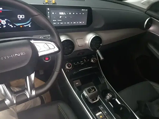 Forthing T5 Evo — Фото автомобиля 12