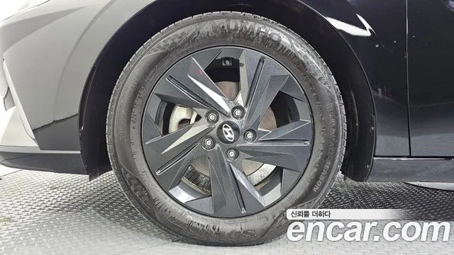 Hyundai Avante CN7 — Фото автомобиля 5