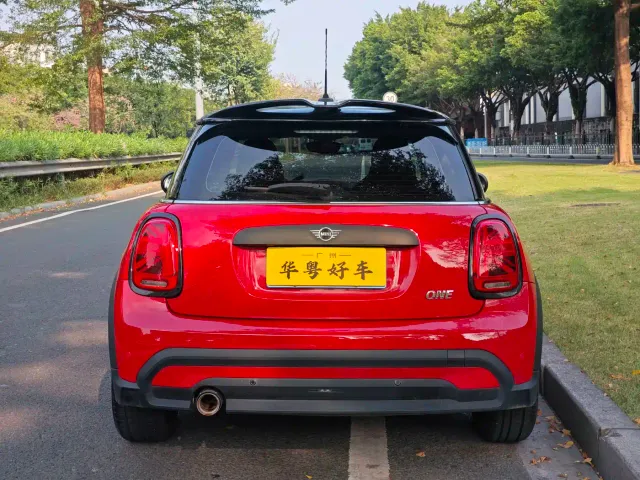 MINI Hatch — Фото автомобиля 3