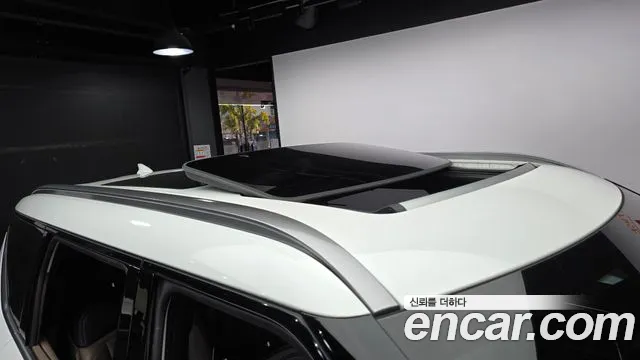 Kia EV9 — Фото автомобиля 25