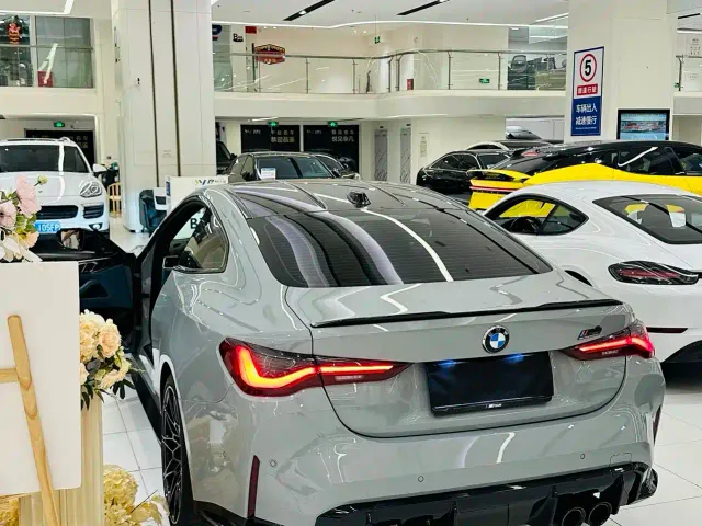 BMW M4 — Фото автомобиля 2