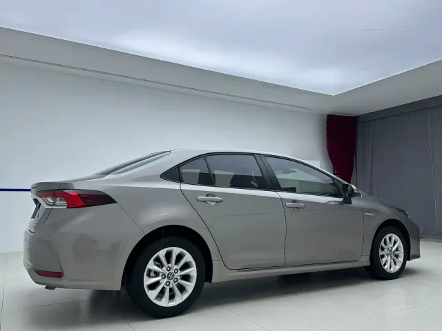 Toyota Corolla — Фото автомобиля 6