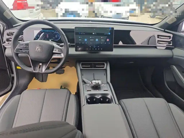 BYD Qin L — Фото автомобиля 9