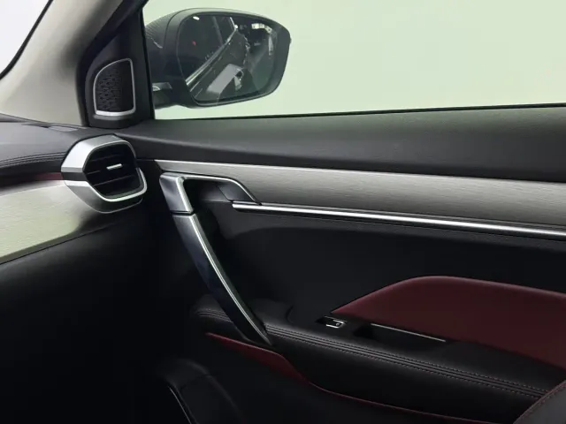 Geely Binyue — Фото автомобиля 10