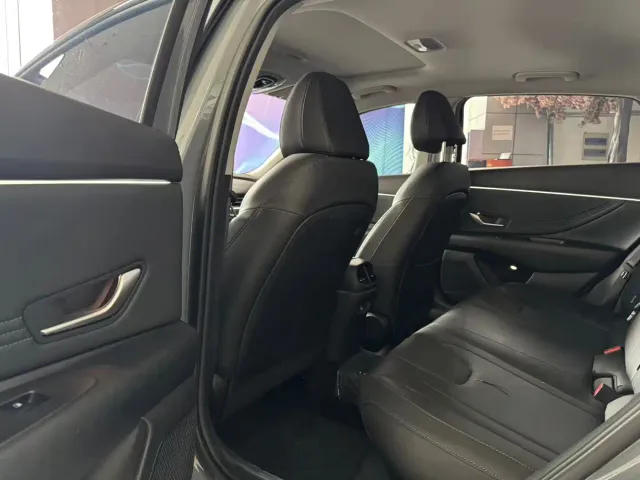 Hyundai Elantra — Фото автомобиля 19