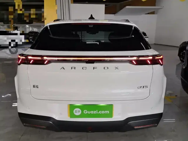Arcfox Alpha T5 — Фото автомобиля 5