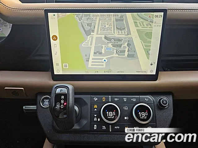Land Rover Defender L663 — Фото автомобиля 11