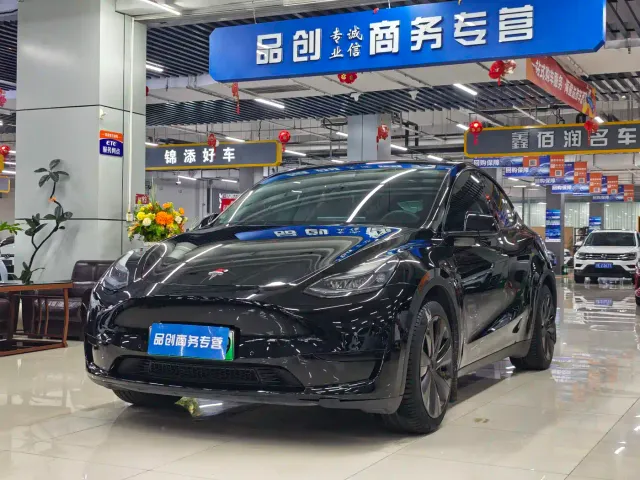 Фотография автомобиля — Tesla Model Y