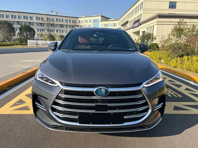 BYD Tang — Фото автомобиля 2