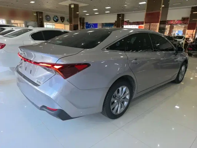 Toyota Avalon — Фото автомобиля 6