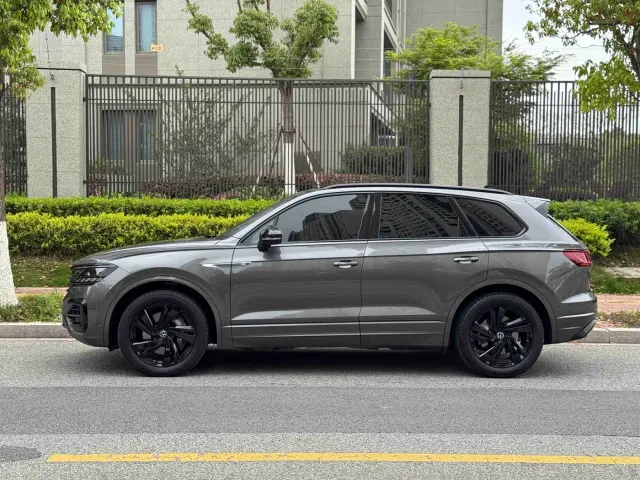 Volkswagen Touareg — Фото автомобиля 11