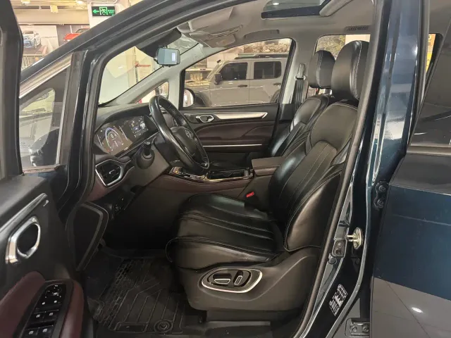 GAC Trumpchi M6 — Фото автомобиля 12
