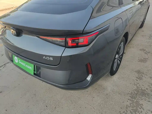 Changan Qiyuan A05 — Фото автомобиля 7