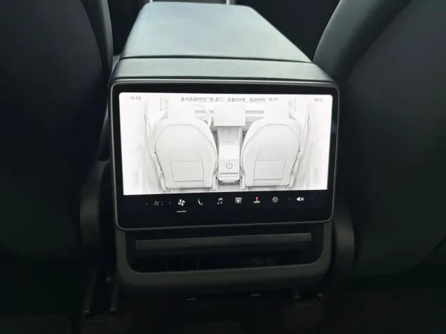 Tesla Model Y — Фото автомобиля 14
