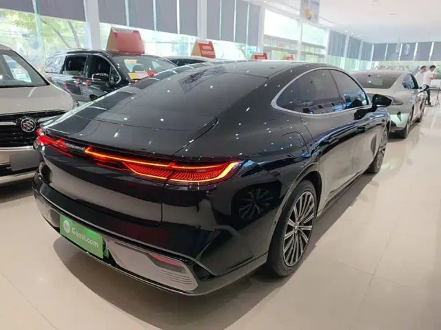 Geely Galaxy Xingyao 8 — Фото автомобиля 6