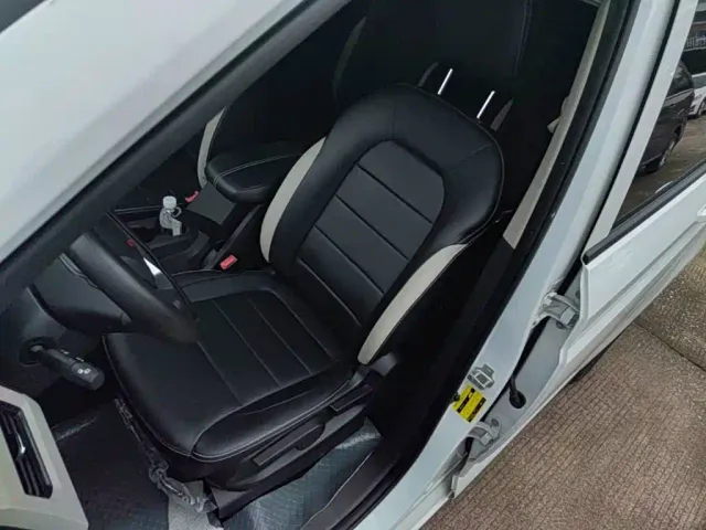 Wuling Hongguang Plus — Фото автомобиля 14