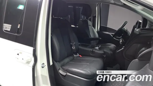 Hyundai Staria Staria 4WD Tourer 9 мест — Фото автомобиля 10