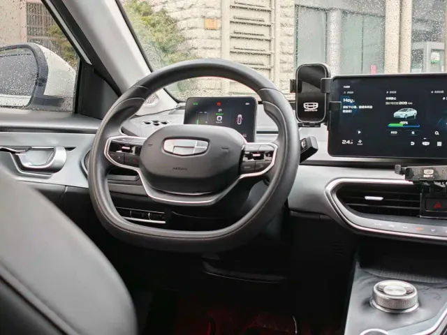 Geely Geometry A — Фото автомобиля 13