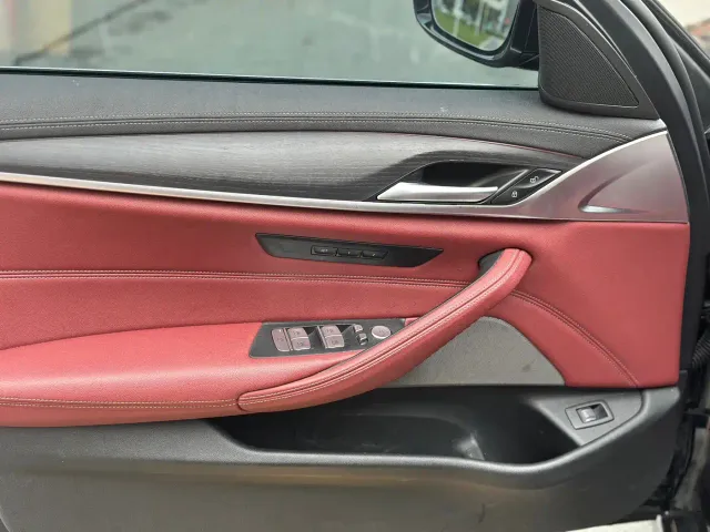 BMW 5 Series — Фото автомобиля 5
