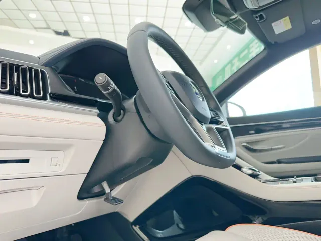BYD Song PLUS — Фото автомобиля 8