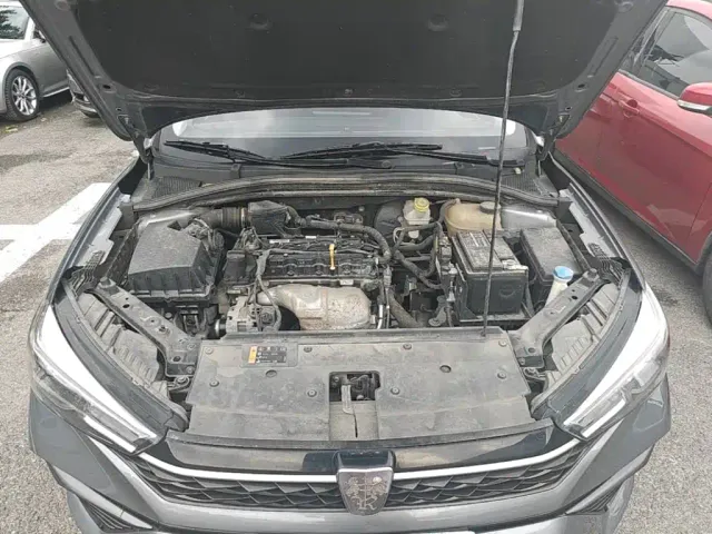 Roewe i5 — Фото автомобиля 24