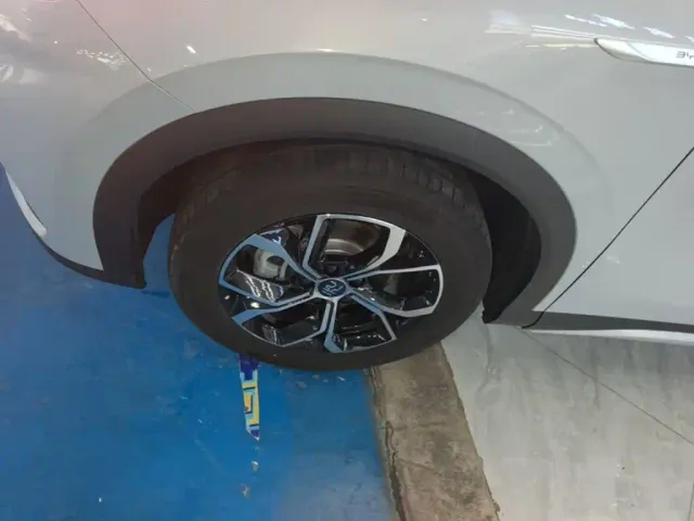 BYD Yuan PLUS — Фото автомобиля 22
