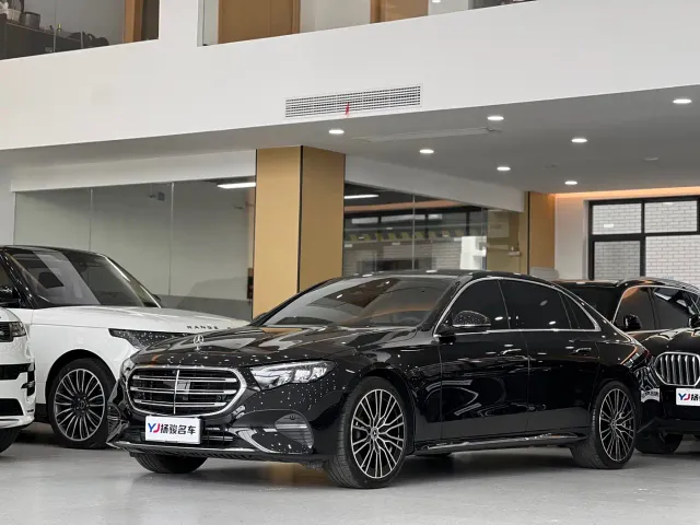 Фотография автомобиля — Mercedes-Benz E-Class