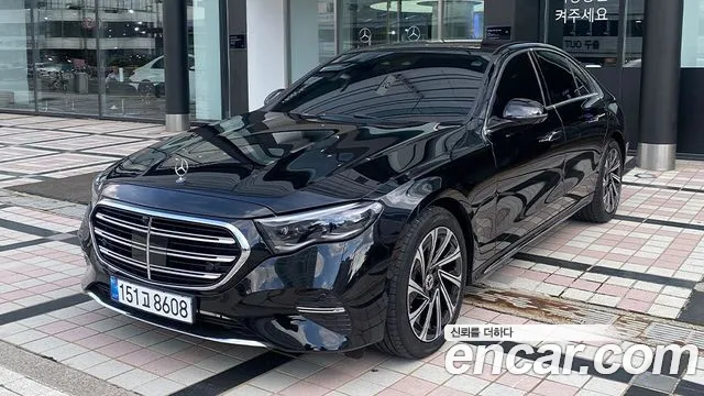 Mercedes-Benz E-Class — Фото автомобиля 2