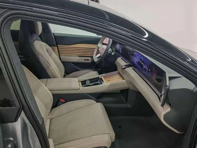 Audi E5 Sportback — Фото автомобиля 17